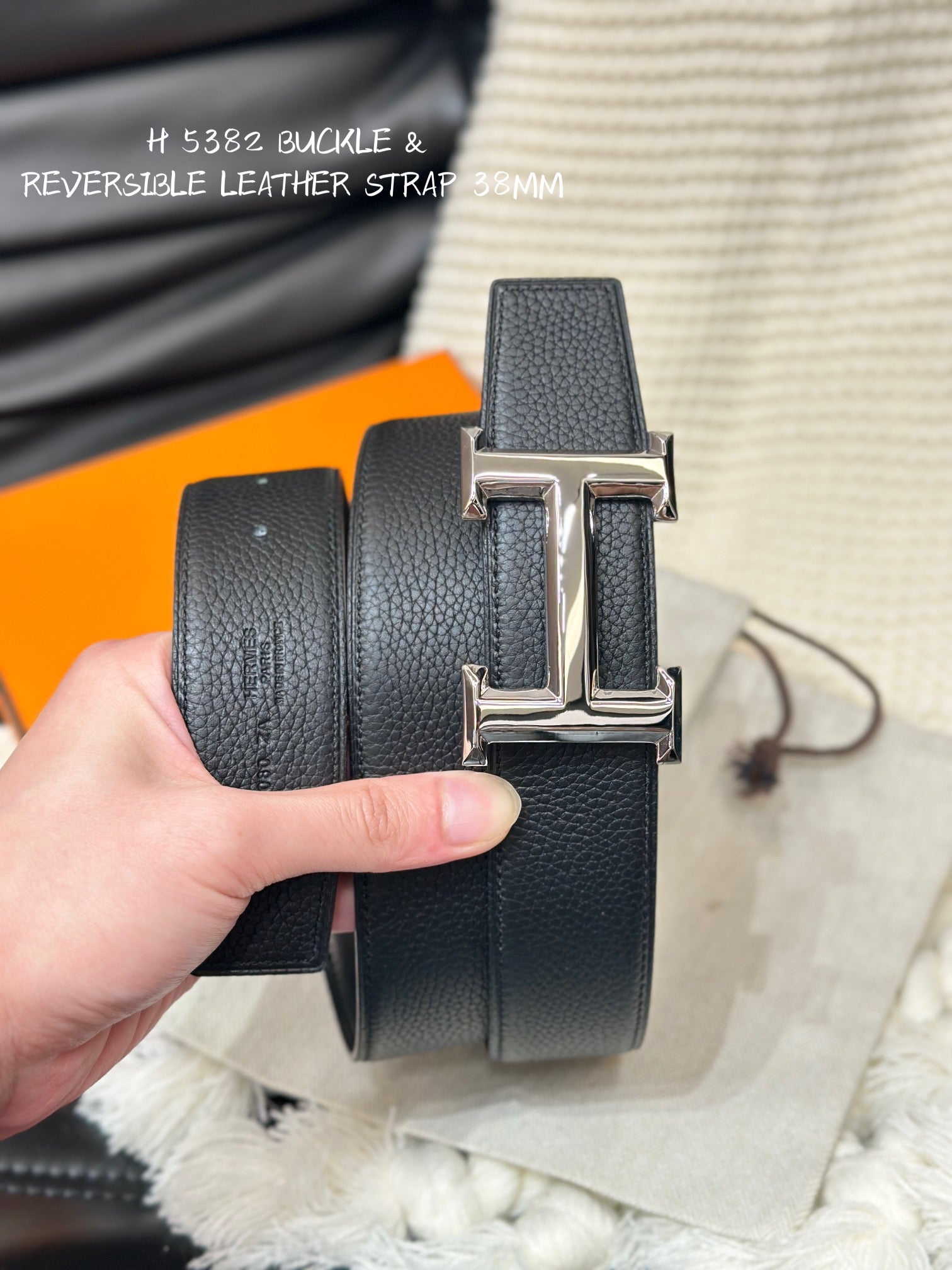 HM 5382 BELT SILVER BUCKLE & REVERSIBLE BLACK LEATHER STRAP 38MM
