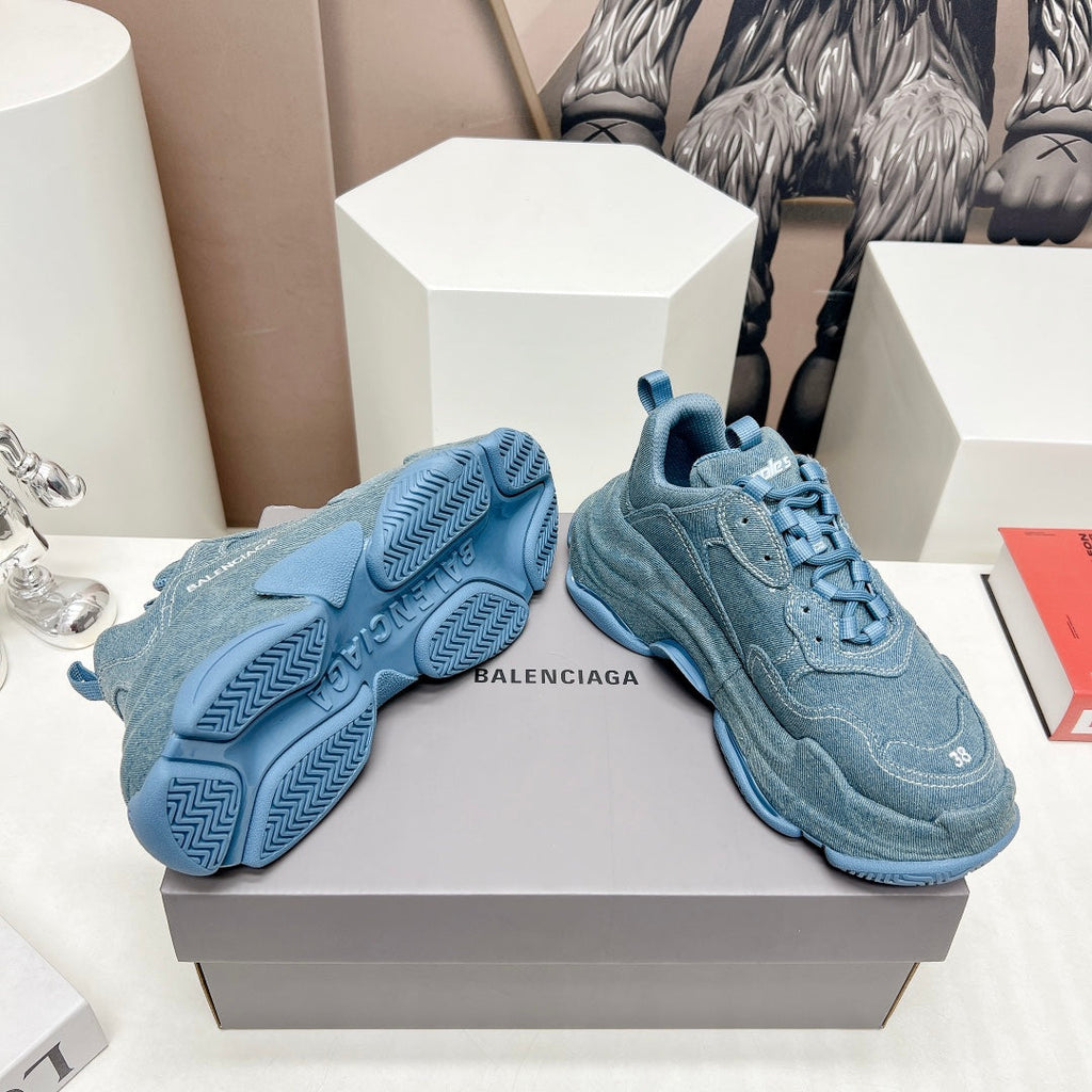 TRIPLE S SNEAKER IN BLUE DENIM