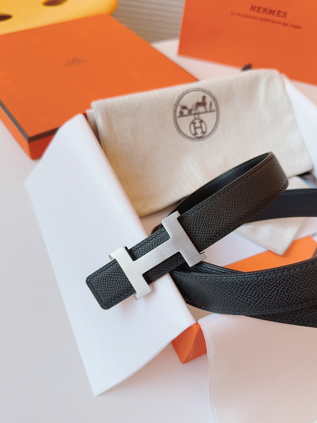 MINI H BELT BUCKLE & REVERSIBLE BLACK LEATHER STRAP 24 MM SILVER HARDWARE