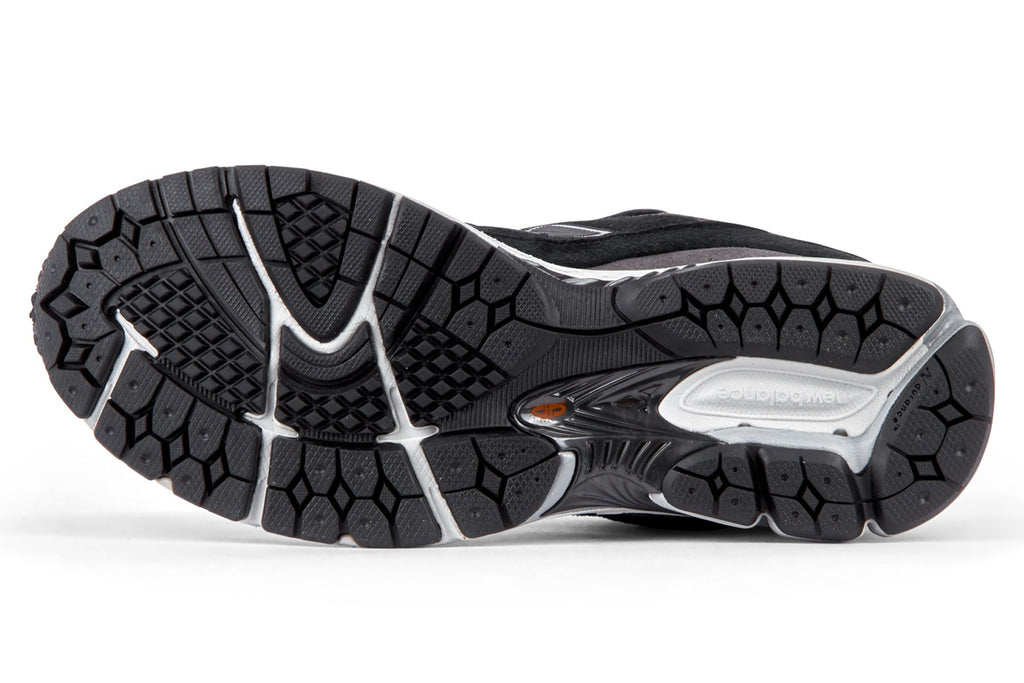 New Balance U2002RC - Black/Castlerock