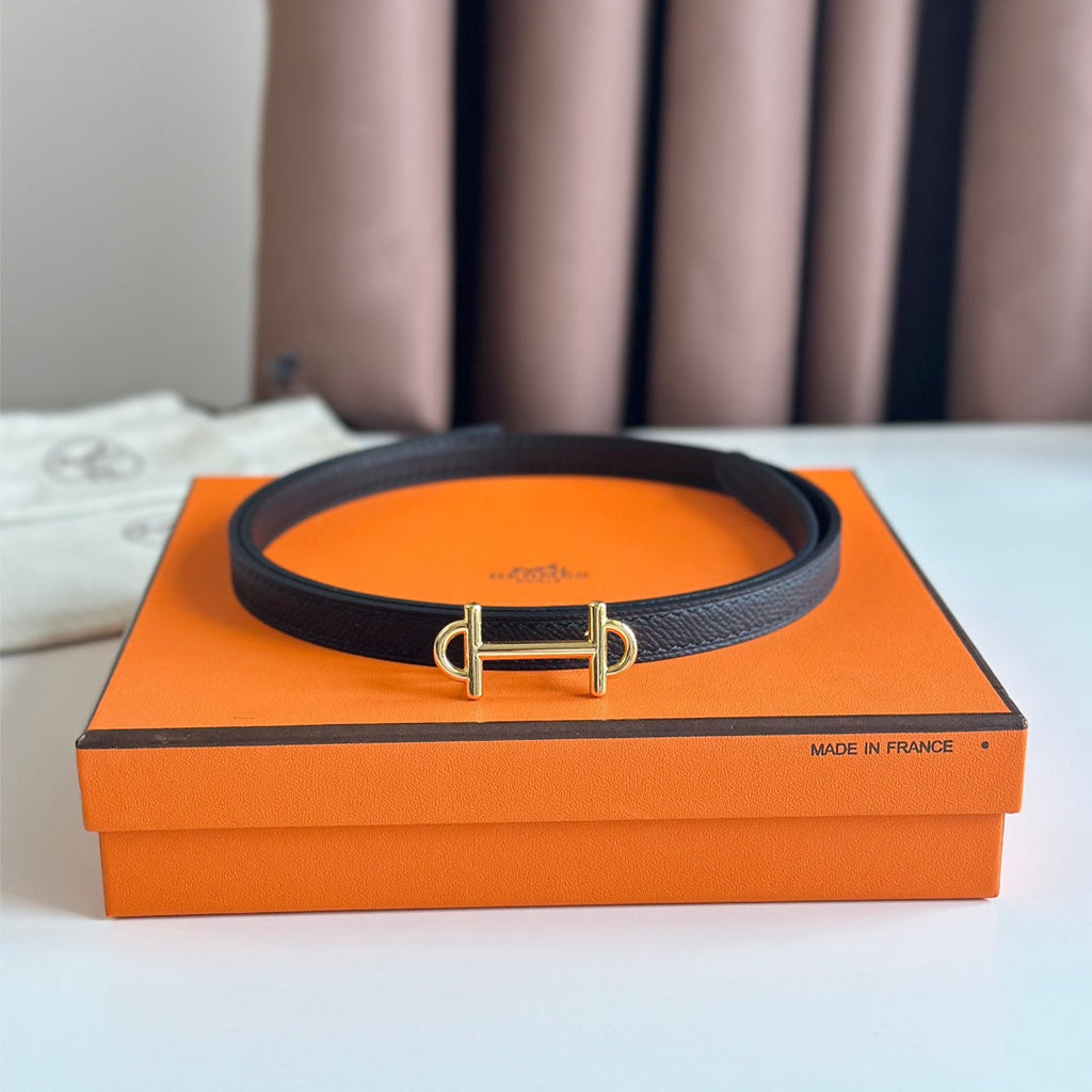 HM GAMMA BUCKLE & REVERSIBLE BLACK LEATHER STRAP 13MM GOLD HARDWARE