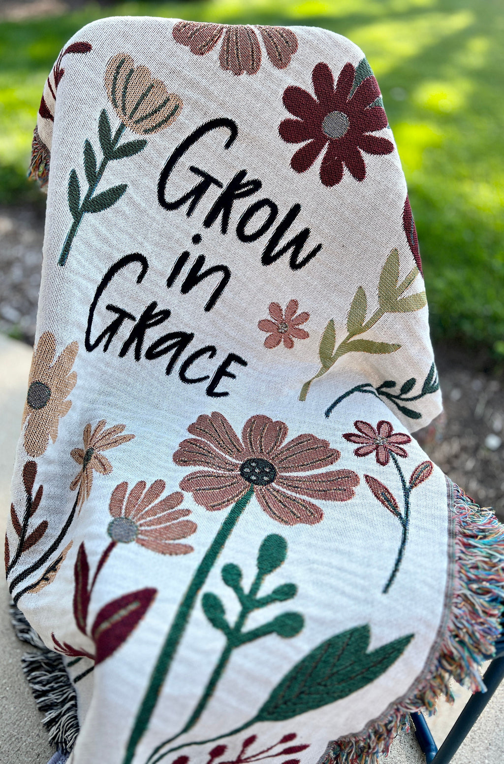 FLORAL Throw Blanket Wall Art Woven Tapestry, Grow in Grace Inspirational Quote, Christian Gift  Mom, Daughter, Sister, Niece Housewarming