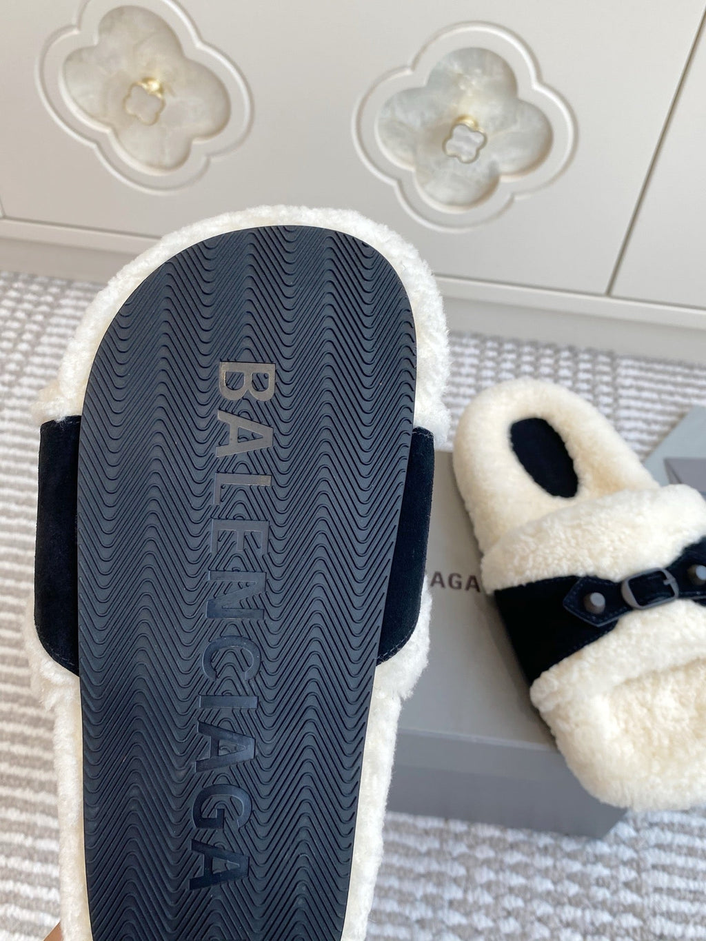 Balenciaga Classic Buckle Slippers White Black Wool 543002