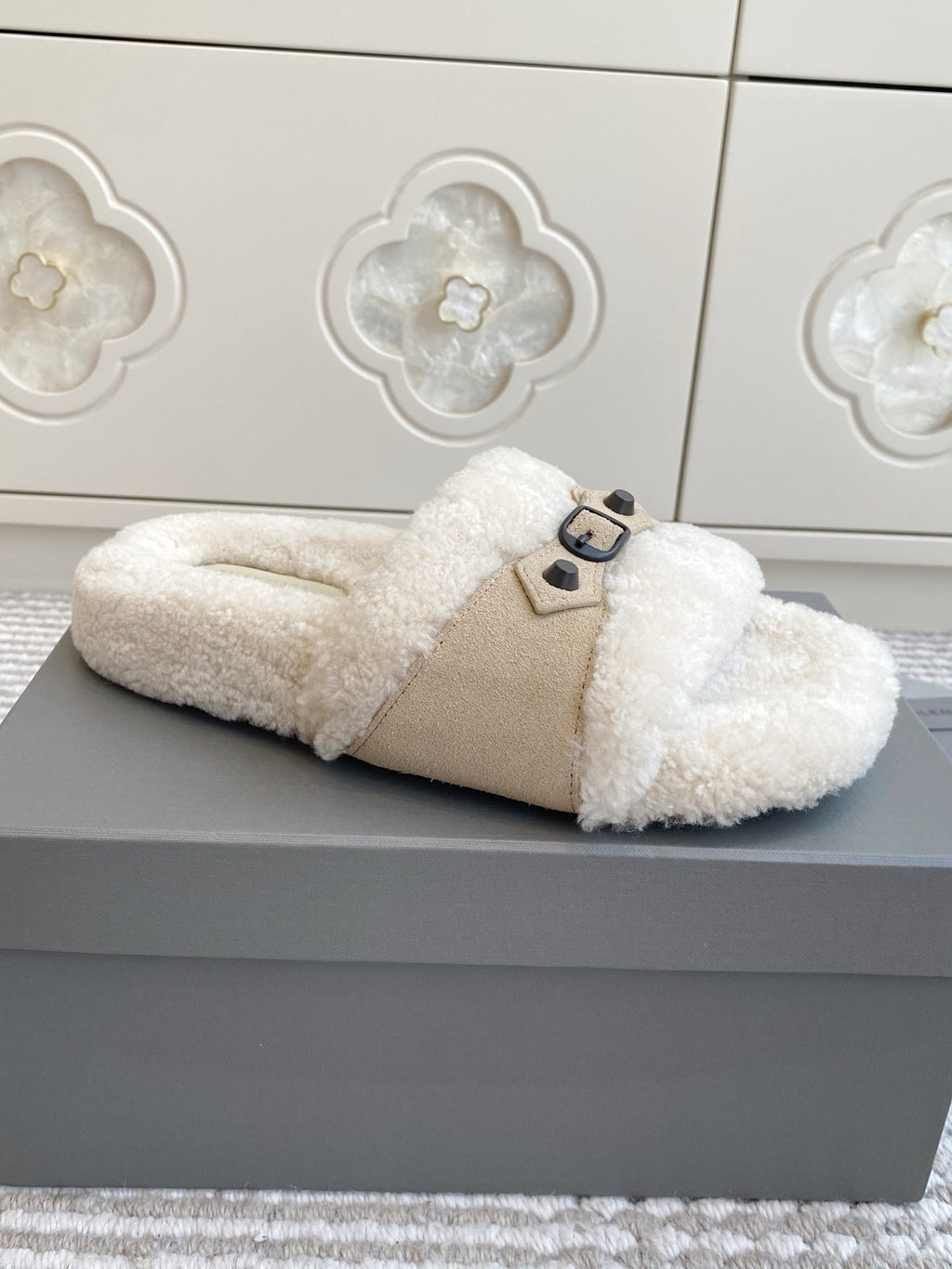 Balenciaga Classic Buckle Slippers White Taupe Wool 543003