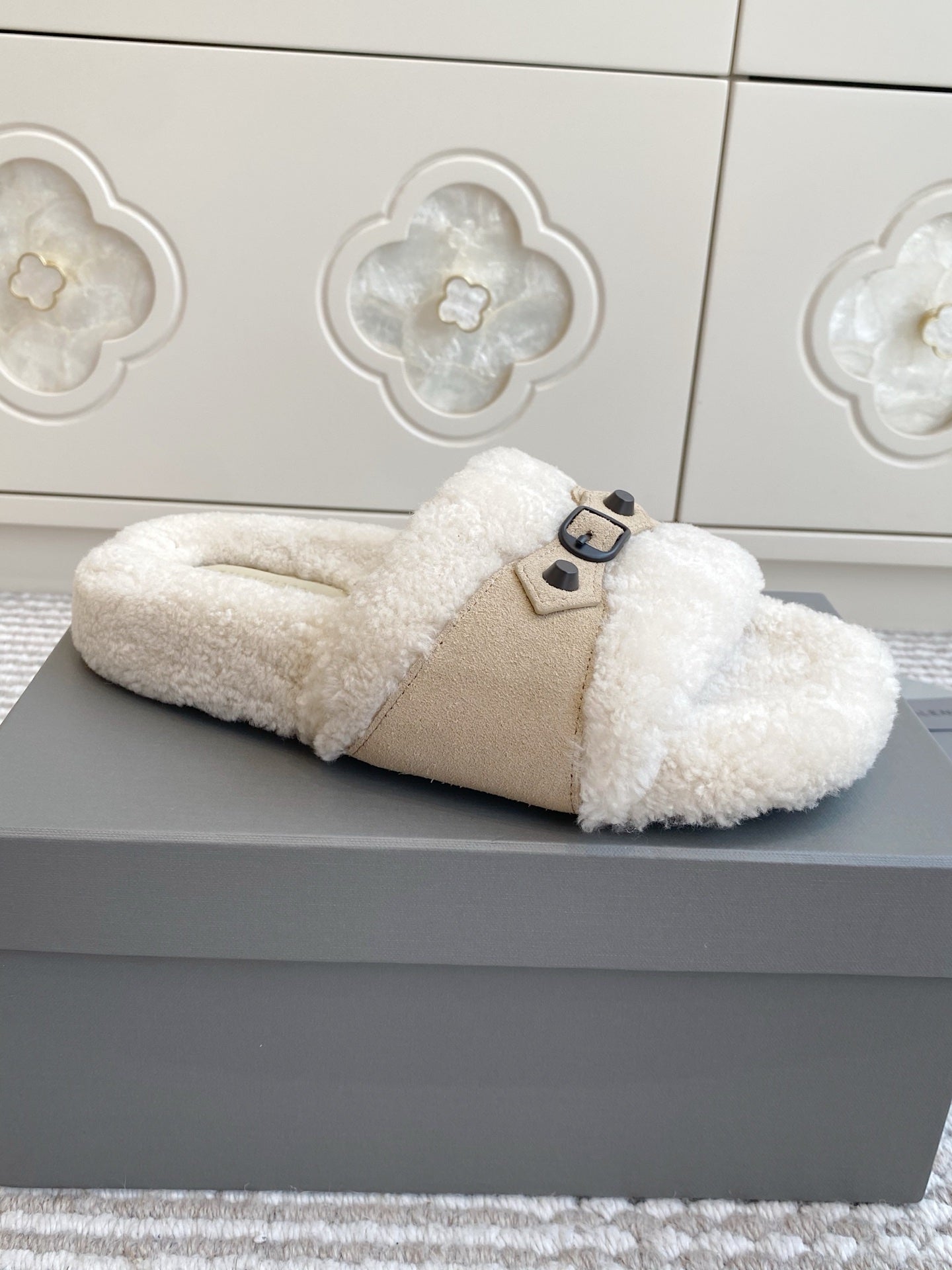 Balenciaga Classic Buckle Slippers White Taupe Wool 543003