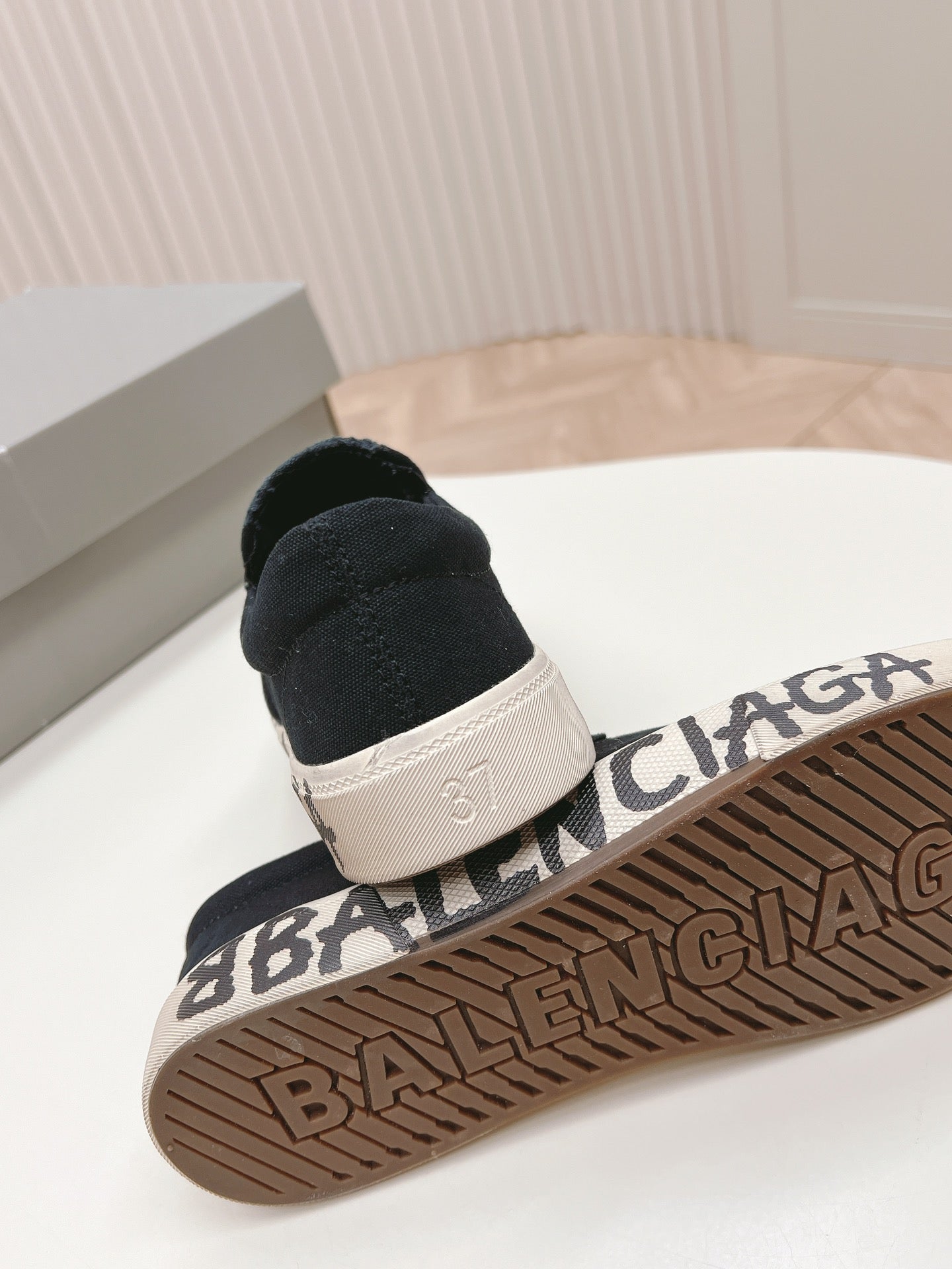 SLIP-ON SNEAKERS GRAFFITI IN BLACK CANVAS